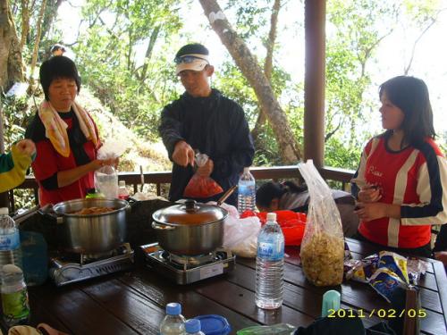 大夥一起戶外野營